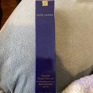 Estée Lauder futurist hydra rescue foundation